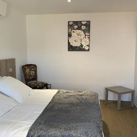 La Source Du Rey Avec Terrasse Et Jardin Apartman
