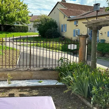 La Source Du Rey Avec Terrasse Et Jardin Apartman